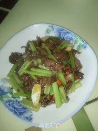 Celery Stir-fried Beef recipe