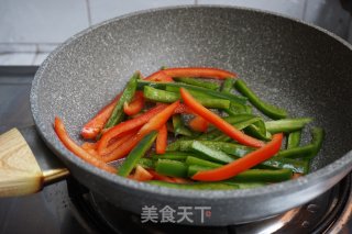 Stir-fried Red Ginseng with Green Red Pepper recipe