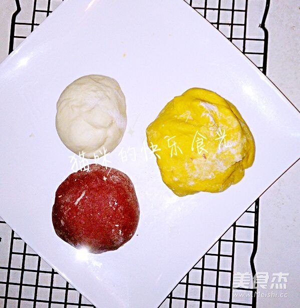 Three-color Steamed Buns recipe