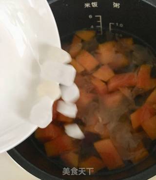 Papaya and Tremella Sweet Soup recipe