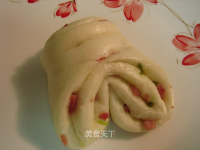 A Small Gift for Children's Day-pig's Knuckle Milk and Chive Rolls recipe