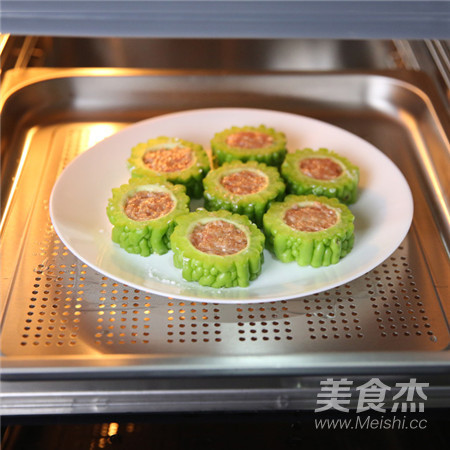 [steamed Vegetables for Relieving Heat] Bitter Melon Stuffed Meat recipe