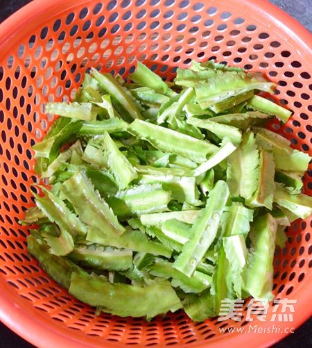 Winged Bean Stir-fried Pork recipe