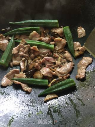Stir-fried Pork with Shiitake and Okra recipe