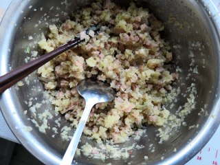 Cabbage, Vermicelli and Ham Fried Buns recipe