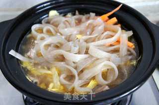 Cabbage and Pork Stewed Wide Noodles recipe