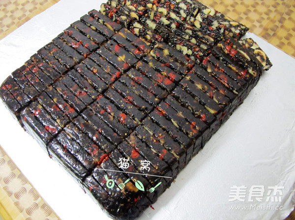 Walnut, Sesame, Grape, Wolfberry, Red Date, Ejiao Cake recipe