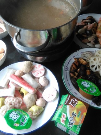 Knorr Beef Soup and Baoji Wing Hot Pot
