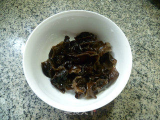Black Fungus Mixed with Watermelon Rind recipe