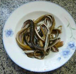 Stir-fried Eel with Celery recipe