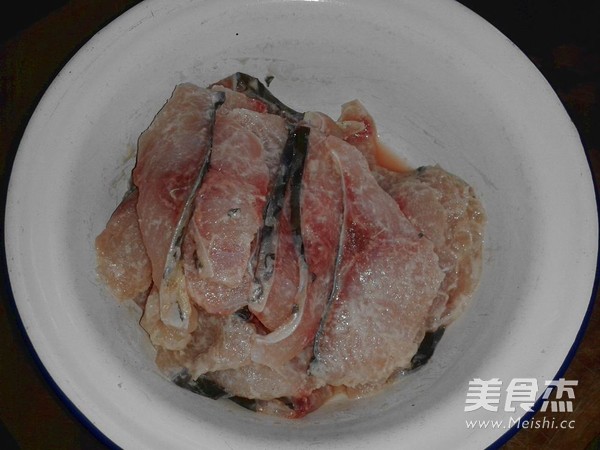 Fried Fish Fillet with Black Fungus recipe