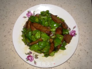 Stir-fried Red Sausage with Green Pepper recipe