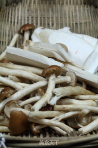 Soup-stewed Pork Ribs with Lychee and Preserved Egg recipe