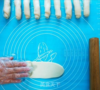 Thin Skin and Thick Filling, Crispy Taste, without A Wife-"wife Cake" recipe