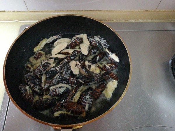 Dry Stir-fried Silkworm Pupa recipe