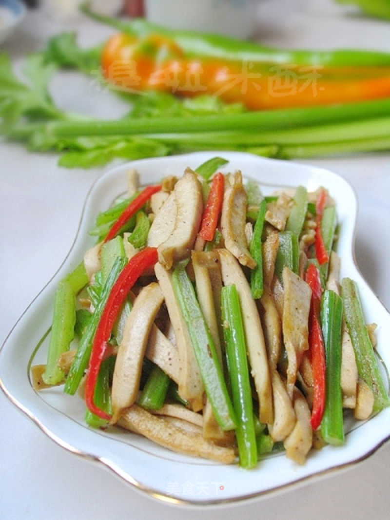 Refreshing and Good Taste-stir-fried Parsley Tofu recipe