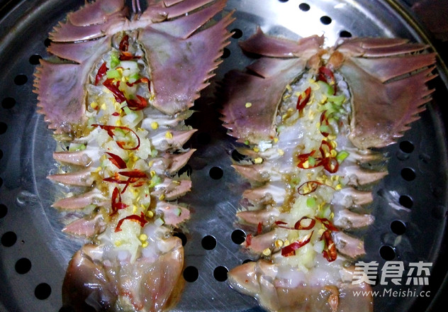 Steamed Nine-tooth Fan Shrimp with Garlic recipe
