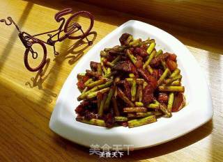 Stir-fried Pork with Garlic Sprouts recipe