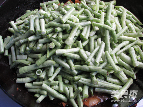 Steamed Lom Noodles with Cowpeas recipe