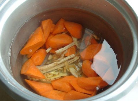 Chicken Feet Soup with Carrot Ribs recipe