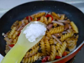 Spiral Pasta with Soy Sauce recipe