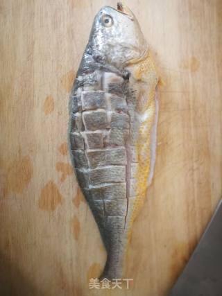 Sweet and Sour Yellow Croaker recipe