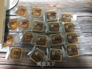 Cantonese-style Moon Cakes recipe