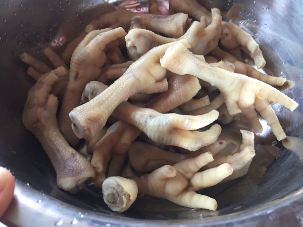 Braised Chicken Feet with Pepper Oil recipe