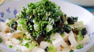 Tofu with Preserved Egg and Chives recipe