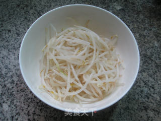 Cucumber Mixed with Mung Bean Sprouts recipe