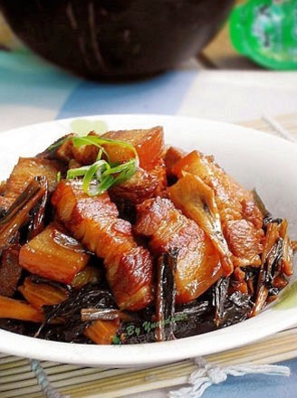 Roast Pork with Dried Cabbage