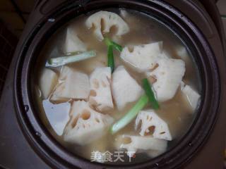 #trust之美# Braised Pig's Feet with Lotus Root recipe