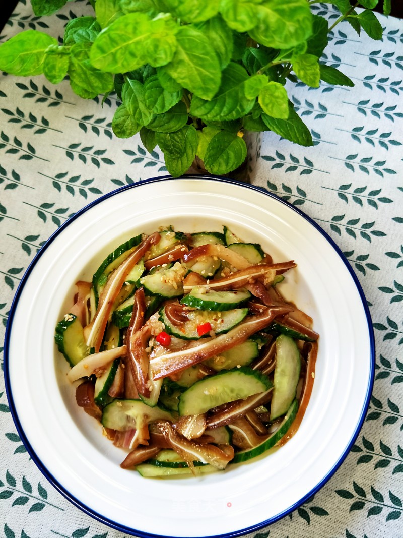 Pork Ears Mixed with Cucumber recipe