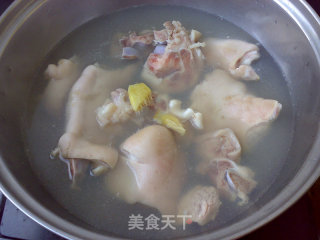 Mushroom and Soy Trotter Soup recipe