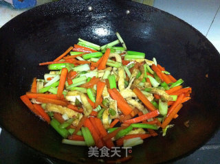 Stir-fried Tofu with Carrots and Celery recipe