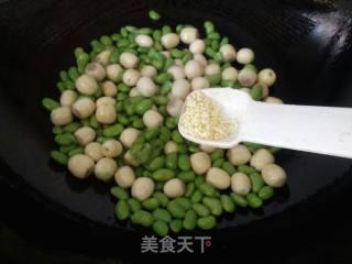 Fried Fresh Lotus with Edamame recipe