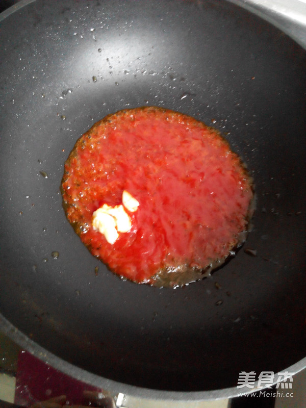 Salmon with Tomato Sauce recipe