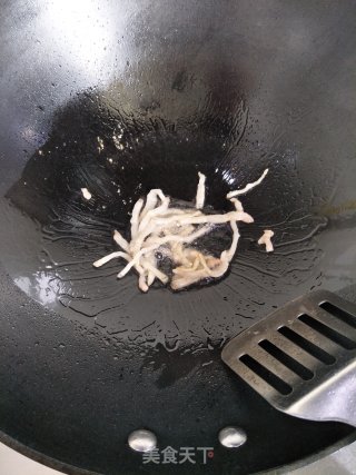 Stir-fried Shredded Pork with Milk Cabbage recipe