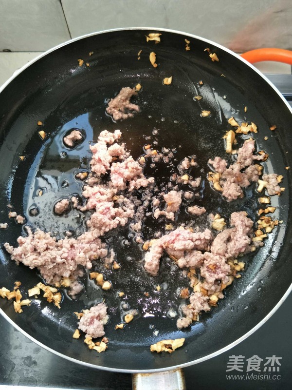 Pork Fried Noodles are Delicious and Delicious recipe