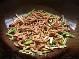Stir-fried Shredded Pork with Spiced Dried Celery recipe