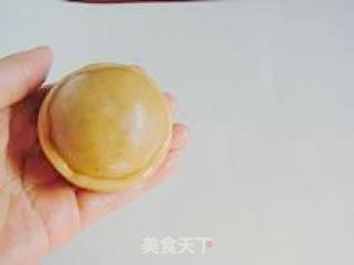 Favorite Cantonese-style Moon Cake-[egg Yolk Lotus Paste Moon Cake] recipe