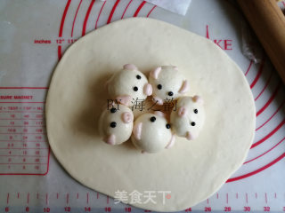 Good Luck and Mother Pig Steamed Buns recipe