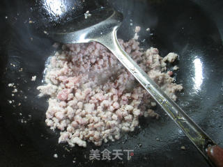 Minced Meat, Peanuts and Shiitake Mushroom Sauce recipe