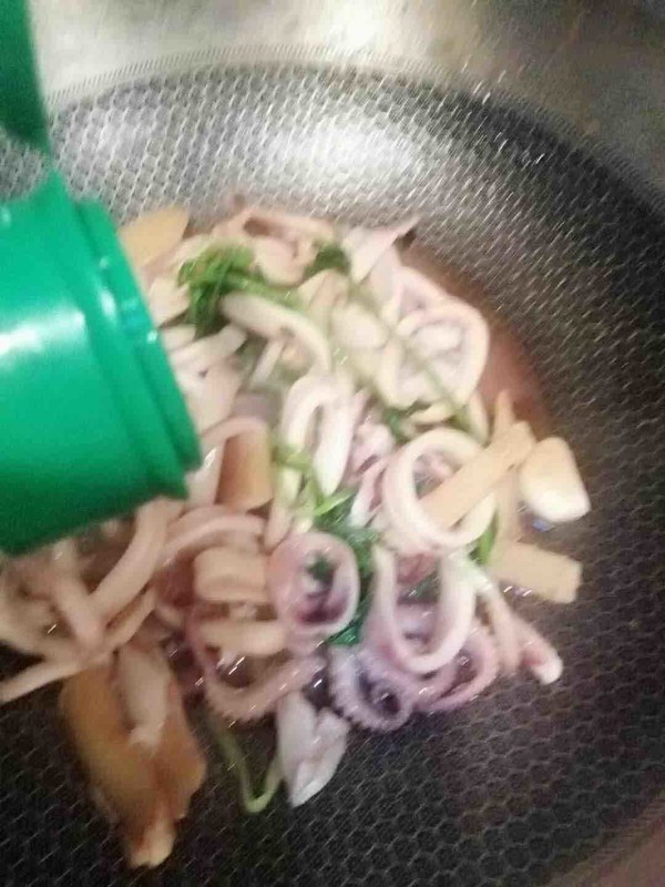 Stewed Squid with Ginger in Claypot recipe