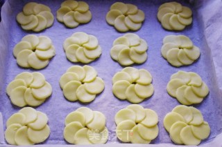 Flower Biscuits recipe