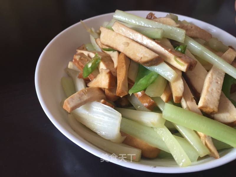 Celery Stir-fried Tofu recipe