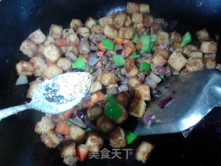 Fried Beef with Crispy Toast recipe