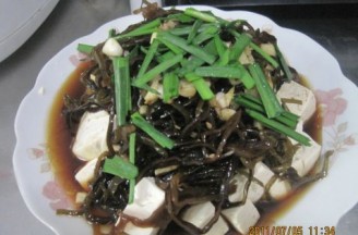Cold Tofu with Kelp Shreds recipe