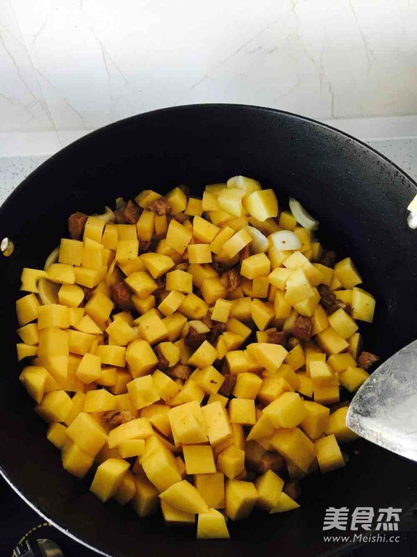 Curry Pork and Potato Rice Bowl recipe