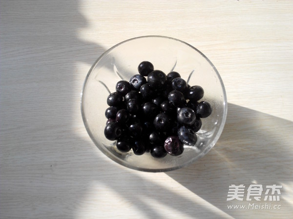 Iced Blueberry Yogurt recipe